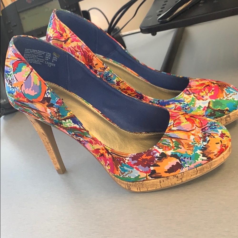 Pointy heels - Picture 3 of 4